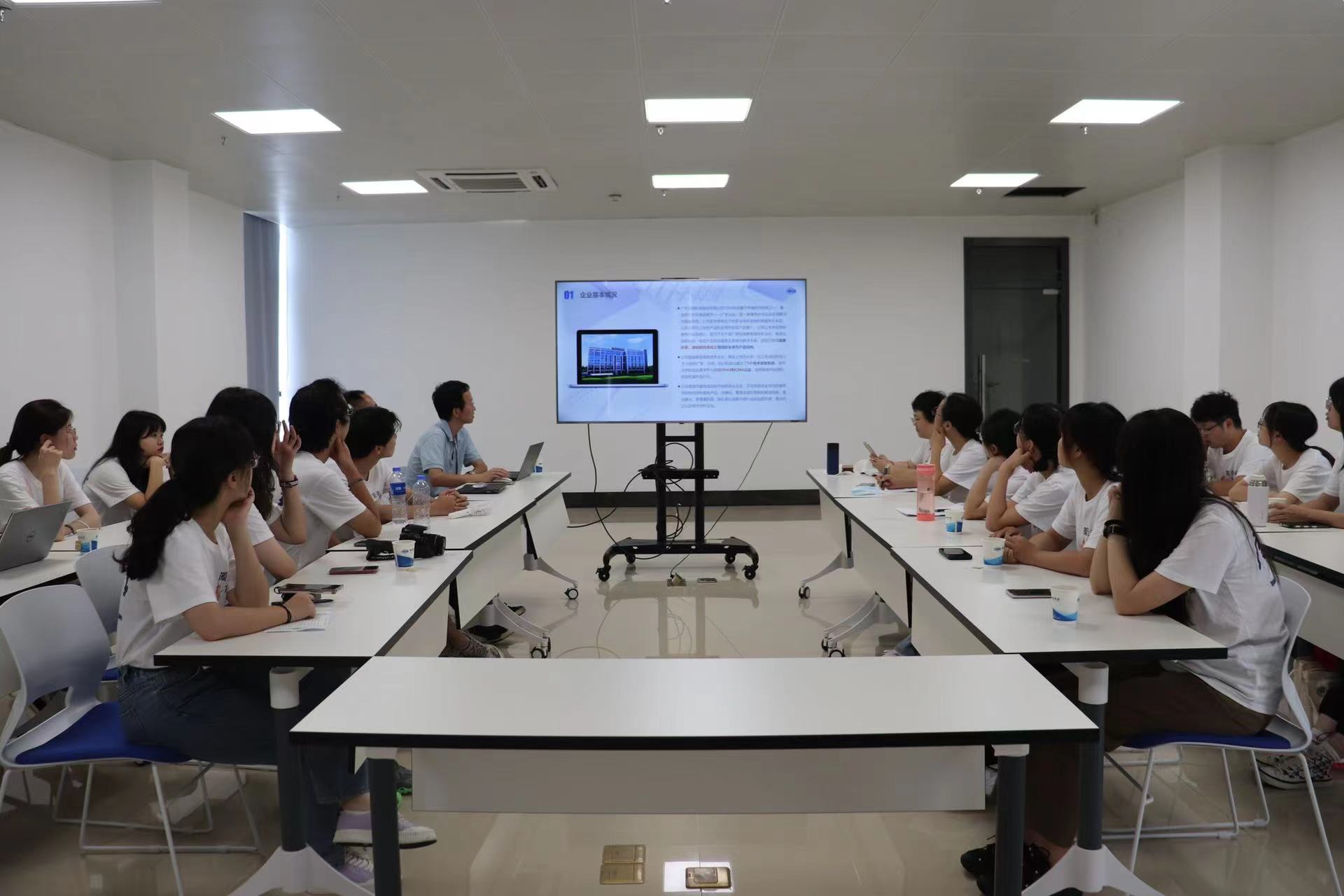 微信图片_20220808142808.jpg 微信图片_20220808142808.jpg